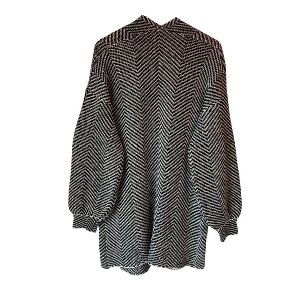 Chevron Pattern Open Front Cardigan Oversized Sweater - Black and White, Small - Picture 5 of 9